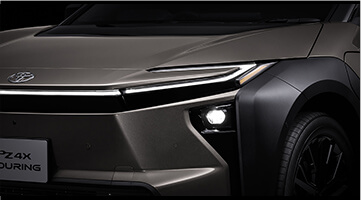 フLEDヘッドランプ（オートレベリング機能付）＋LEDクリアランスランプ（LEDデイライト機能付）＋LEDフロントターンランプ＋ヘッドランプクリーナー