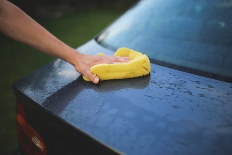 車の正しい洗車方法と頻度
