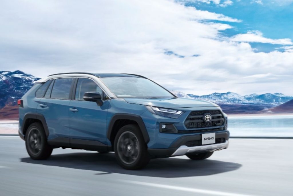 RAV4の維持費はどれくらい?