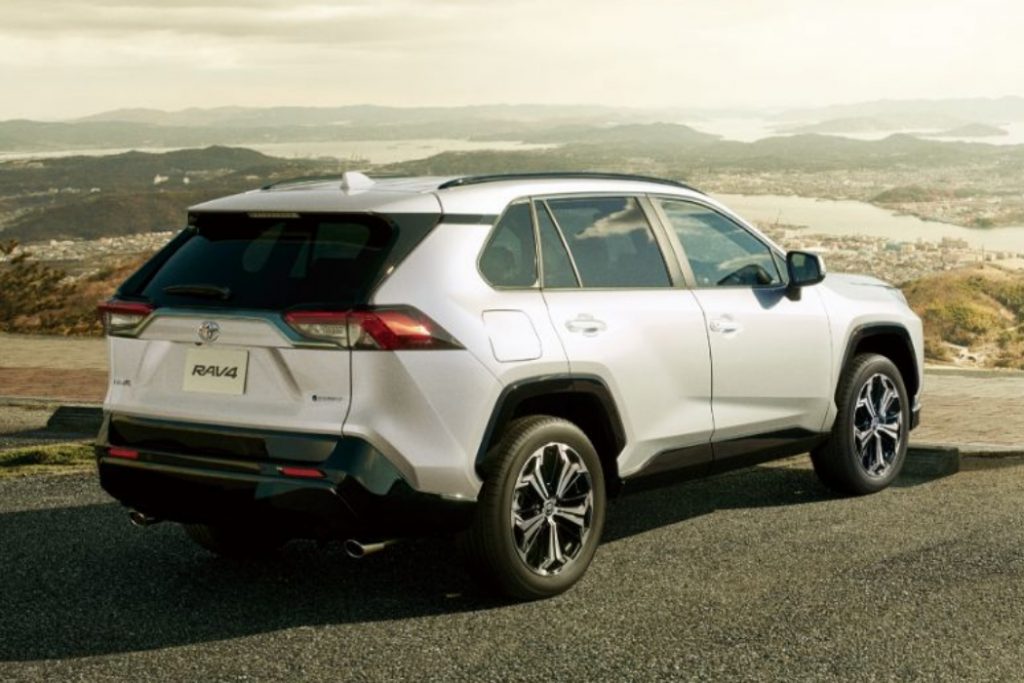 あなたにピッタリの選択は?RAV4の乗り方を比較検討