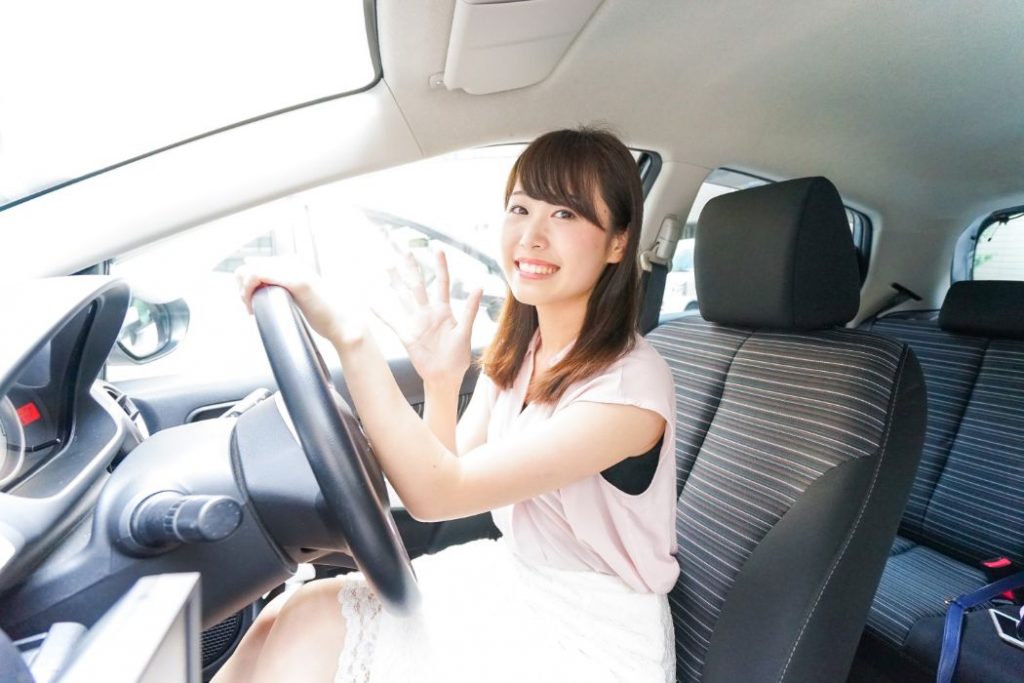 カーリースと購入・レンタカーの違いとは?学生におすすめの車の乗り方