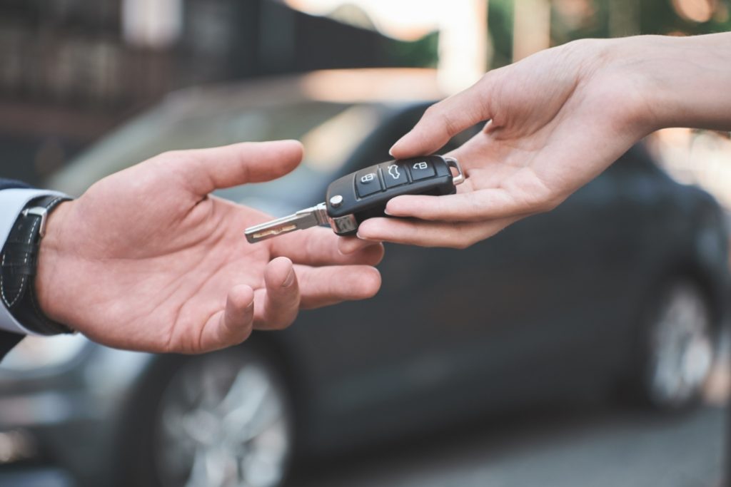 最適なタイミングでの買い替えと、カーリースという新しい選択