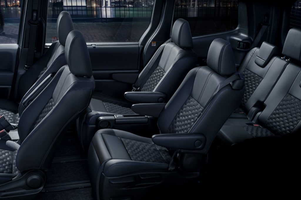 ヴォクシー内装