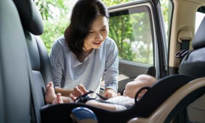 新生児は車で移動しても大丈夫？手順や注意点、チャイルドシートの使用法を解説