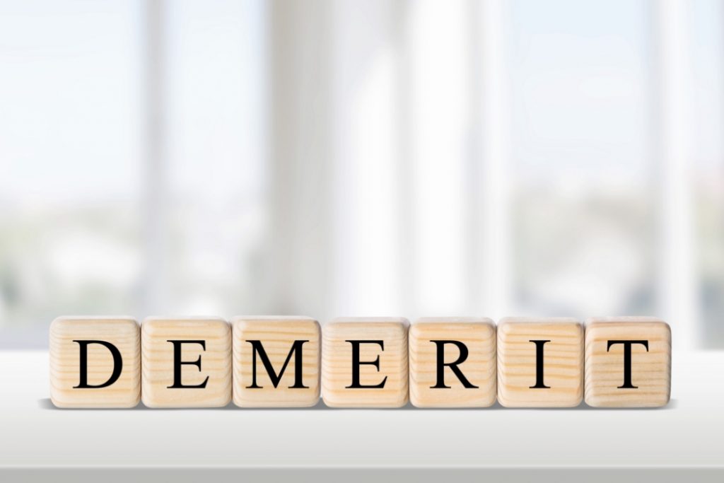 なぜカーリースは「やめとけ」と言われるのか？7つのデメリット