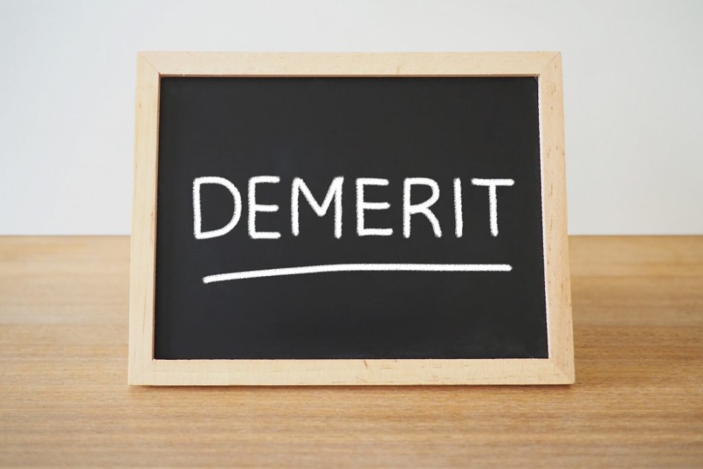 4人家族が軽自動車を選ぶ3つのデメリットと対策