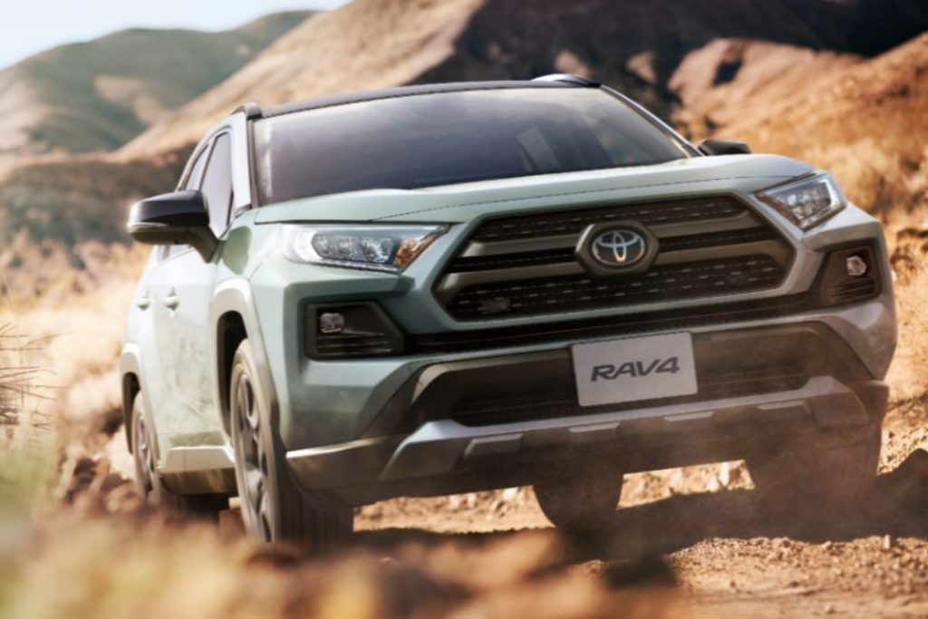 トヨタ RAV4 (Adventure HYBRID E-Four)