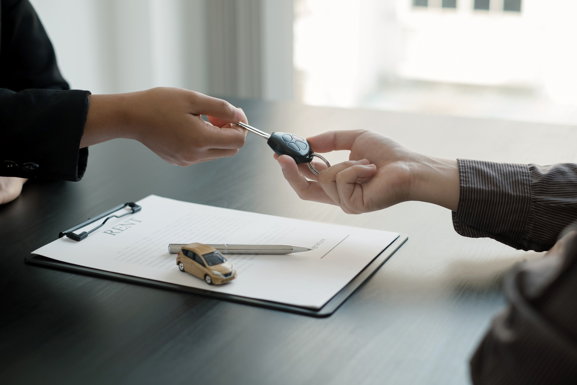 【結論】月々1万円の車は「ボーナス払い」と「長期契約」が前提であることが多い