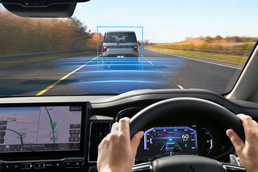 【安全性能】「S-AWC」と「e-Assist」がもたらす、物理法則を超えた安定感