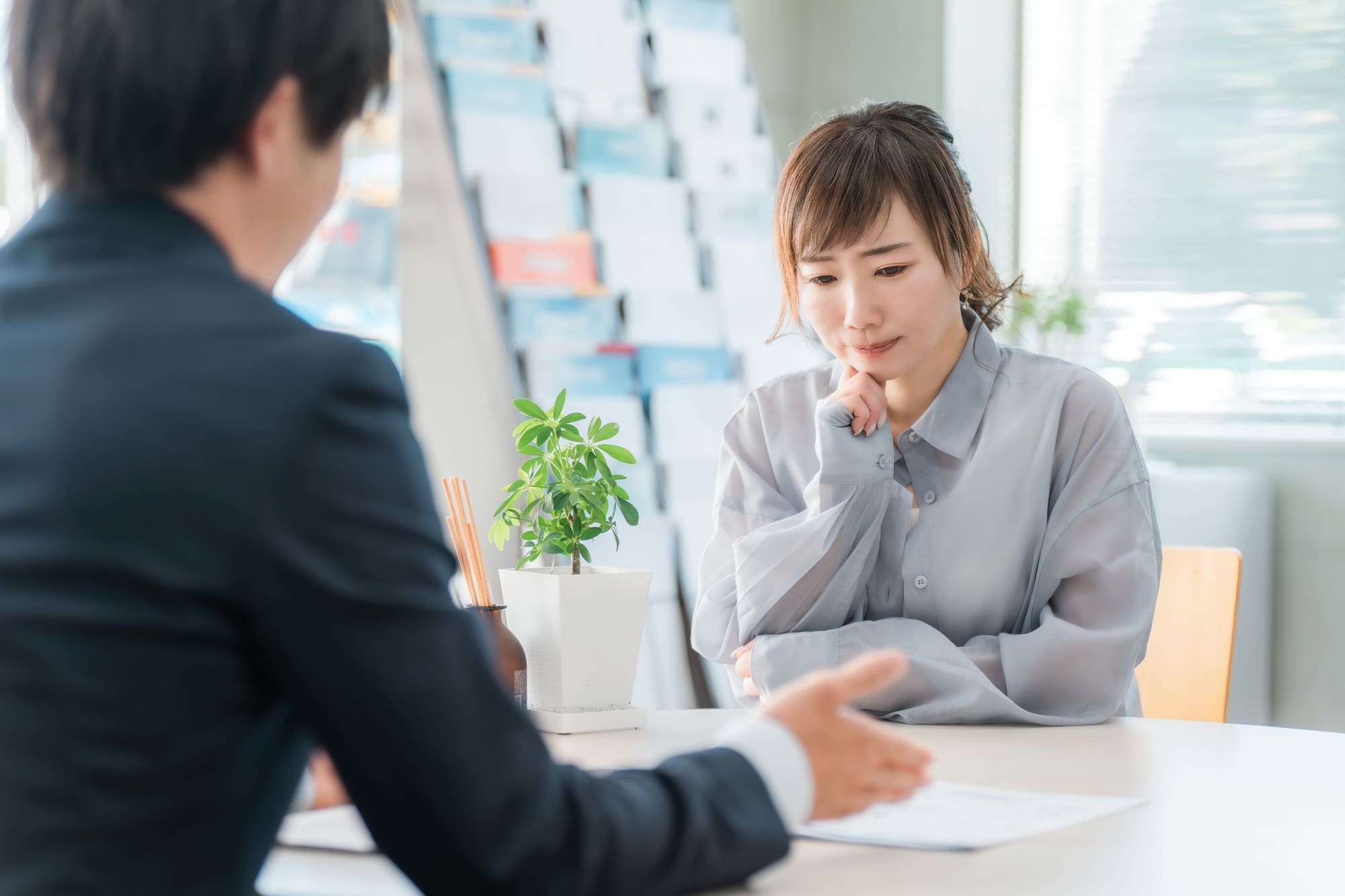 『審査なし』の広告に注意。自社ローンや中古車購入の判断基準